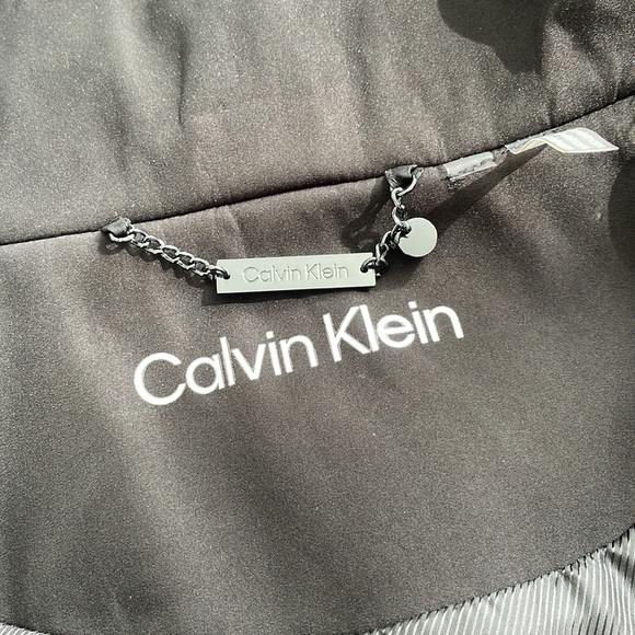 NEW Calvin Klein Softshell Jacket 🖤 - Picture 13 of 15